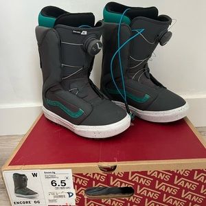 Vans snowboard boots